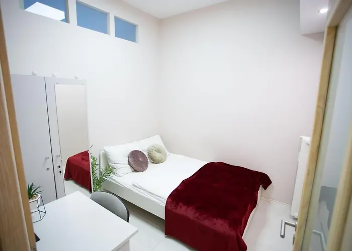 Apartment Cityscape Budget Corvinus