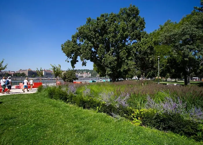 Cityscape Budget Corvinus Apartment Budapest