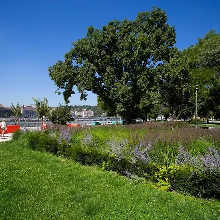 Cityscape Budget Corvinus Apartamento Budapeste